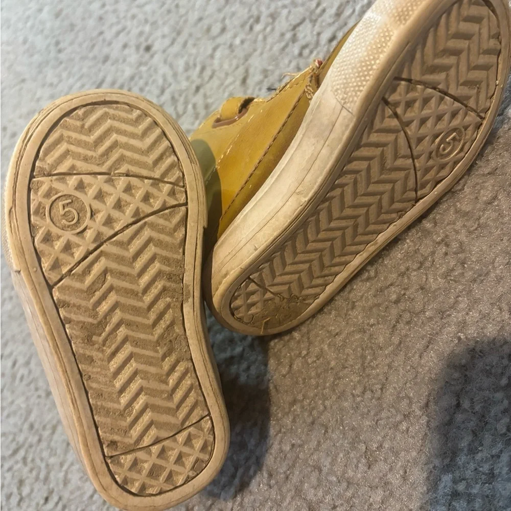 Boys Cat & Jack Tan Boots with Velcro Straps size 5